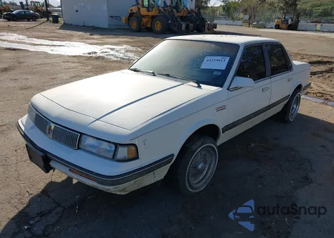 1989 Oldsmobile Cutlass Ciera z USA, uszkodzony, nr VIN 1G3AJ51W1K6303225